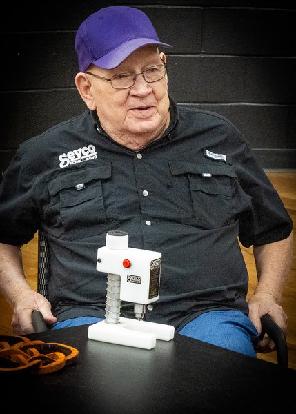 ../previews/011-Ray_Seymore (2).jpg.medium.jpeg